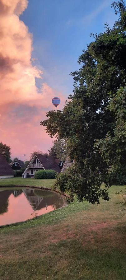 Vijverzicht 218 Met Whirlpool Gramsbergen Esterno foto